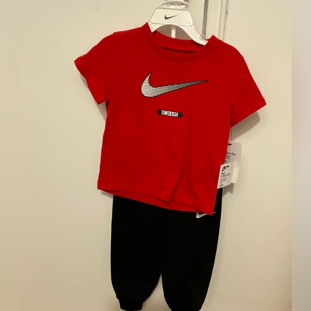 NWT BOYS 2 PIECE SET